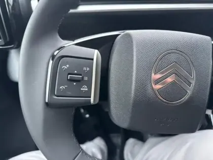 Photo 14 Citroën C3 Aircross  1.2 Hybride 145ch MAX 7 places