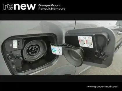 Photo 9 Renault Captur  1.6 E-Tech hybride rechargeable 160ch Initiale Paris -21