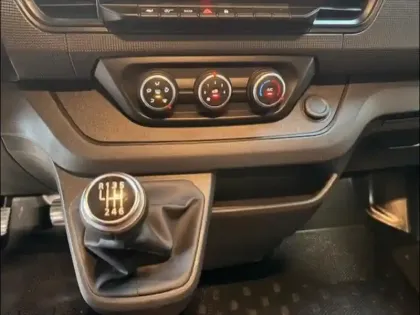 Photo 10 Renault Trafic  Fg L1H1 3T 2.0 Blue dCi 130ch Confort (18749?ht)