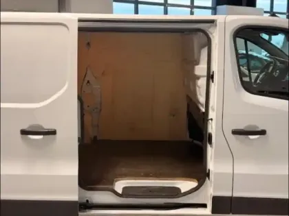 Photo 8 Renault Trafic  Fg L1H1 3T 2.0 Blue dCi 130ch Confort (18749?ht)