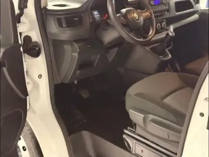 Photo 12 Renault Trafic  Fg L1H1 3T 2.0 Blue dCi 130ch Confort (18749?ht)