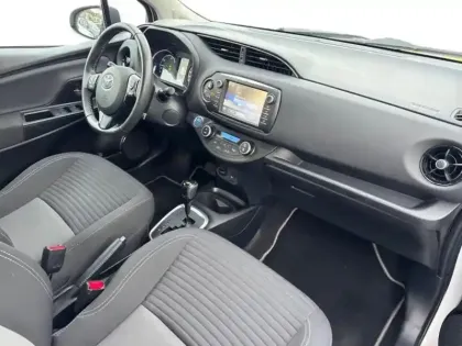 Photo 8 Toyota Yaris  100h Dynamic 5p MY19