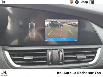 Photo 12 Alfa Romeo Giulia  2.2 JTD 160ch Sprint AT8 MY20