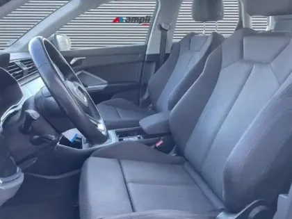 Photo 13 Audi Q3  35 TFSI 150ch Limited S tronic 7