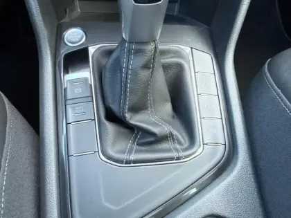 Photo 14 Volkswagen Tiguan  1.5 TSI 150ch R-Line DSG7