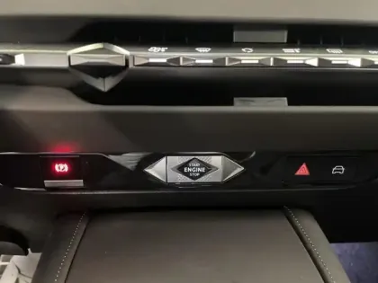 Photo 12 DS DS 4 N°4 Hybride 145ch Etoile