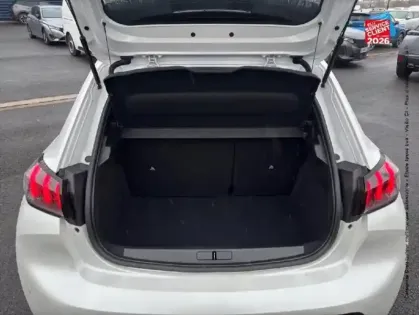 Photo 13 Peugeot 208  e- 136ch GT Pack