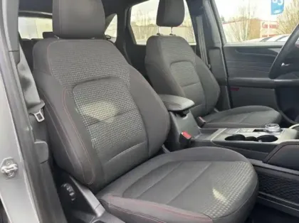 Photo 10 Ford Kuga  2.5 Duratec 190ch FHEV E85 ST-Line BVA