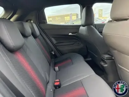 Photo 11 Alfa Romeo Junior  1.2 Ibrida 145ch Premium e-DCT6