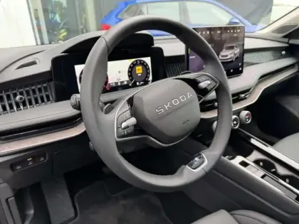 Photo 11 Skoda Superb  Combi 2.0 TDI SCR 193ch Laurin & Klement 4x4 DSG7