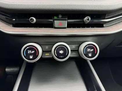 Photo 13 Skoda Superb  Combi 2.0 TDI SCR 193ch Laurin & Klement 4x4 DSG7