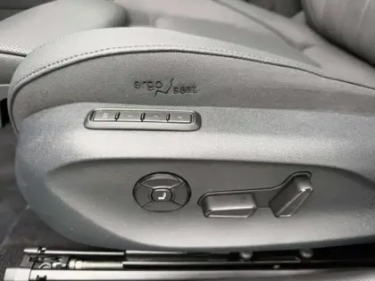 Photo 14 Skoda Superb  Combi 2.0 TDI SCR 193ch Laurin & Klement 4x4 DSG7