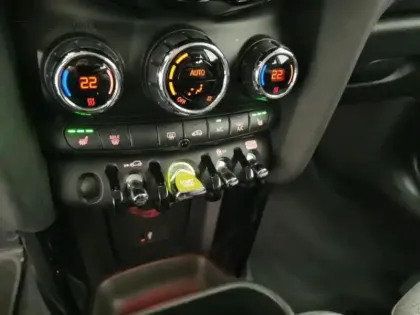 Photo 15 Mini Mini  Cooper SE 184ch  Essential BVA