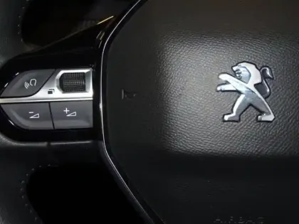 Photo 11 Peugeot 208  1.2 PureTech 100ch S&S Style 118g