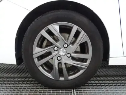 Photo 9 Peugeot 208  1.2 PureTech 100ch S&S Style 118g