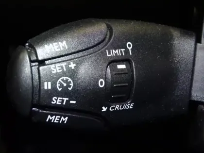 Photo 13 Peugeot 208  1.2 PureTech 100ch S&S Style 118g