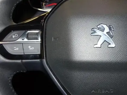 Photo 10 Peugeot 208  1.2 PureTech 100ch S&S Style 118g