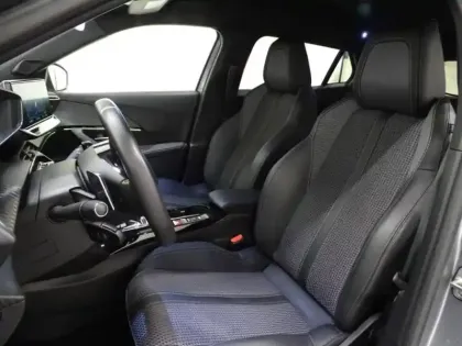 Photo 6 Peugeot 2008  1.2 PureTech 130ch S&S GT EAT8