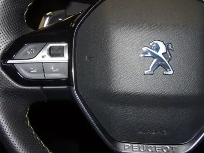 Photo 14 Peugeot 2008  1.2 PureTech 130ch S&S GT EAT8