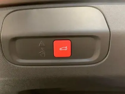 Photo 9 Peugeot 408  Hybrid 145ch GT e-DCS6