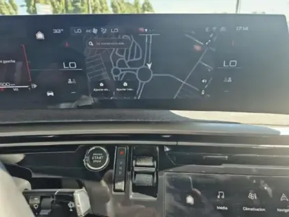 Photo 14 Peugeot 3008  1.2 Hybrid 136ch Allure e-DCS6