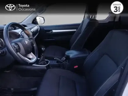 Photo 10 Toyota Hilux  2.8 D-4D X-Tra Cabine Légende 4WD RC21