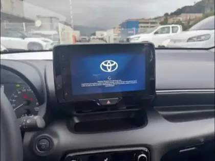 Photo 13 Toyota Yaris  116h Dynamic Business + Programme Toyota Experience 5p MY25