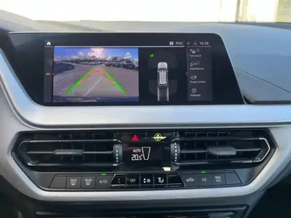 Photo 7 BMW Serie 1 Gén. III (F40) Ph1 Business Design 5