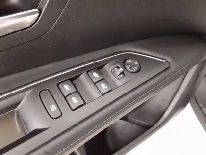 Photo 27 Peugeot 3008  Puretech 130ch S&S EAT8