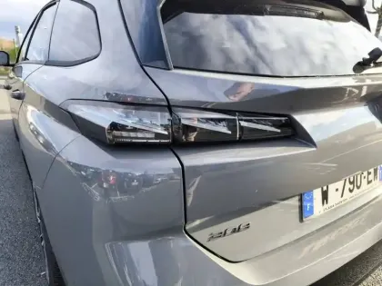 Photo 16 Peugeot 308  SW Hybrid 145 e-DCS6