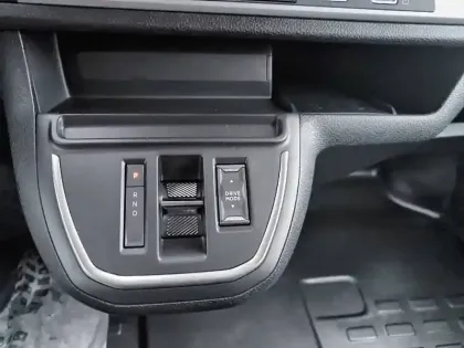 Photo 13 Peugeot Expert  CA FIXE M DIESEL 180 CH AUTOMATIQUE