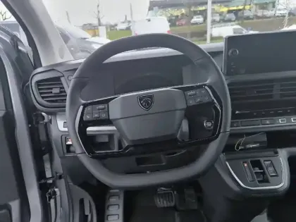 Photo 8 Peugeot Expert  CA FIXE M DIESEL 180 CH AUTOMATIQUE