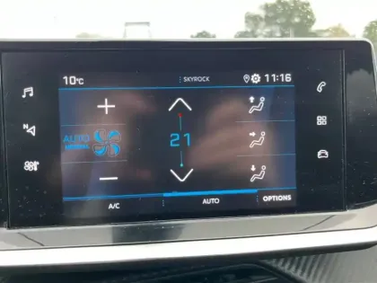 Photo 19 Peugeot 2008  BlueHDi 110 S&S BVM6