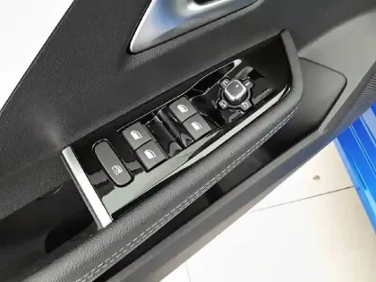 Photo 15 Opel Astra  1.2 Turbo 130 ch BVA8