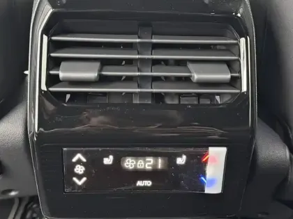 Photo 65 Peugeot 5008  Hybrid 145 e-DCS6