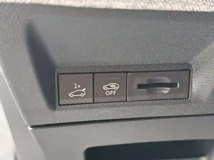 Photo 44 Peugeot 5008  Hybrid 145 e-DCS6