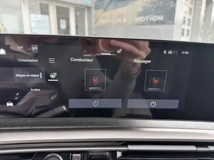 Photo 17 Peugeot 5008  Hybrid 145 e-DCS6