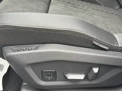 Photo 43 Peugeot 5008  Hybrid 145 e-DCS6