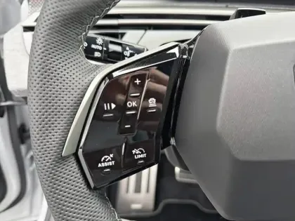 Photo 60 Peugeot 5008  Hybrid 145 e-DCS6