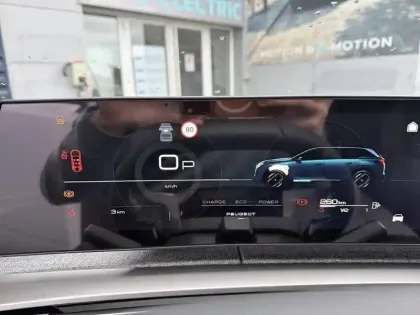 Photo 32 Peugeot 5008  Hybrid 145 e-DCS6