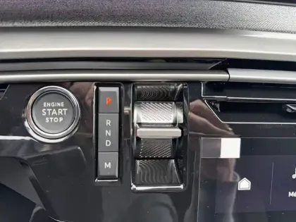 Photo 13 Peugeot 5008  Hybrid 145 e-DCS6