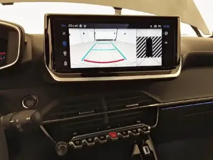 Photo 17 Peugeot 2008  Hybrid 136 e-DCS6