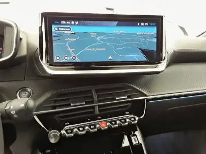 Photo 14 Peugeot 2008  Hybrid 136 e-DCS6