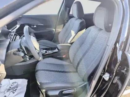 Photo 30 Peugeot 2008  Hybrid 145 e-DCS6