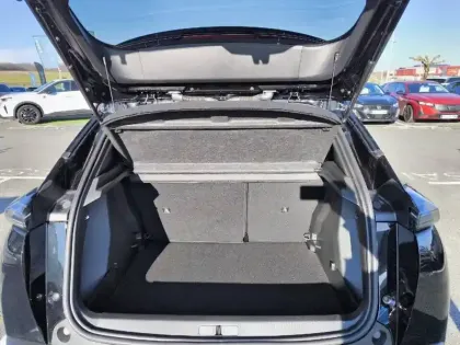 Photo 45 Peugeot 2008  Hybrid 145 e-DCS6