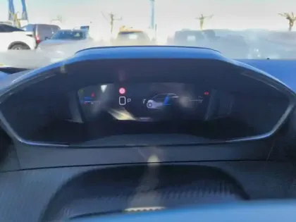 Photo 49 Peugeot 2008  Hybrid 145 e-DCS6