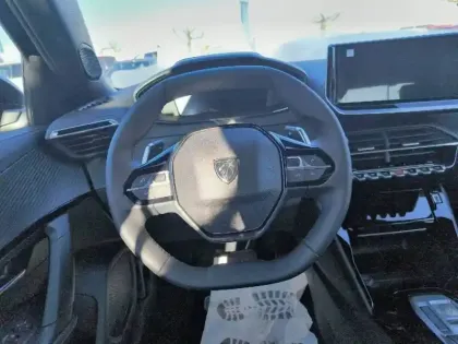 Photo 8 Peugeot 2008  Hybrid 145 e-DCS6