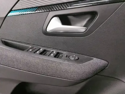 Photo 37 Peugeot 208 Gén. II Ph1 NG Style 5