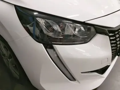 Photo 55 Peugeot 208  PureTech 75 S&S BVM5