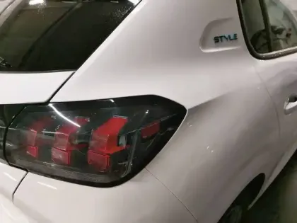 Photo 56 Peugeot 208  PureTech 75 S&S BVM5